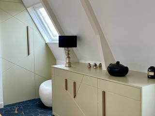 Perfect weggewerkt & elegant opgelost: Renovatie van een klein penthouse, MEF Architect MEF Architect Modern living room لکڑی Green