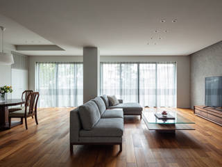 心柱の家, SQOOL一級建築士事務所 SQOOL一級建築士事務所 Eclectic style living room Wood Wood effect