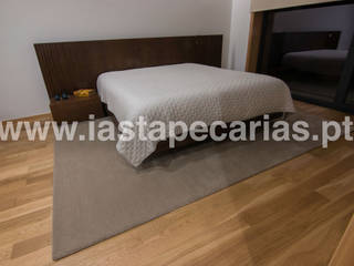 Casa Particular, Perafita, IAS Tapeçarias IAS Tapeçarias Modern style bedroom Textile Amber/Gold