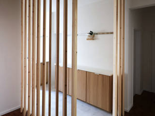 Casa de Elementos Verticais, CRAD Studio CRAD Studio Cozinhas embutidas Madeira Acabamento em madeira