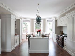 Dreaming of a White Christmas? by Mowlem & Co, Mowlem&Co Mowlem&Co Built-in kitchens