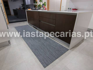 Casa Particular, Perafita, IAS Tapeçarias IAS Tapeçarias Cocinas de estilo moderno Textil Ámbar/Dorado