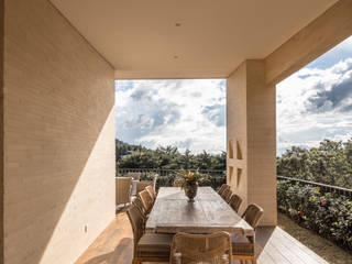 CASA JARDIN - CV88, BASSICO ARQUITECTOS BASSICO ARQUITECTOS Modern dining room