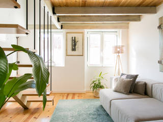 Apartamento T2 | Alfama, Lisboa, Traço Magenta - Design de Interiores Traço Magenta - Design de Interiores Modern Living Room