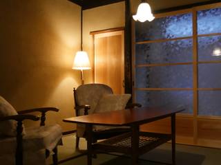 あじき路地 北5 改修工事, Echizen Ryouta Design Laboratory Echizen Ryouta Design Laboratory Asian style media room Wood Wood effect