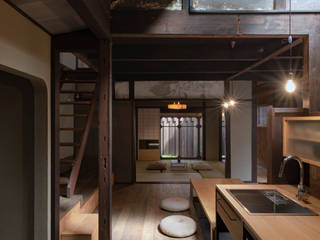 京都五条町屋改修プロジェクト, 間工作舎 間工作舎 Small kitchens Wood Wood effect