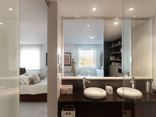 Una Cocina y Habitación estilo Escandinavo , tendenza - diseño de interiores tendenza - diseño de interiores حمام سيراميك