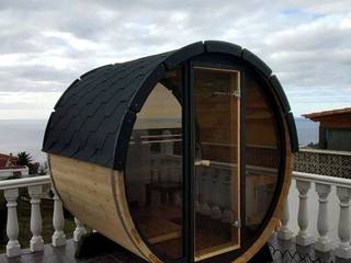 2. SAUNA MINI BARILE DA TERRAZZA DI QUATRO DESIGN , PRODUZIONE TINOZZA (HOTTUBE) SAUNE DA ESTERNO (Legno progetto Online) ditta di Audrone Krasauskiene PRODUZIONE TINOZZA (HOTTUBE) SAUNE DA ESTERNO (Legno progetto Online) ditta di Audrone Krasauskiene Classic style garden Wood Wood effect