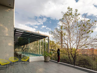 Torres Bioparque, Serrano+ Serrano+ Casas estilo moderno: ideas, arquitectura e imágenes Concreto