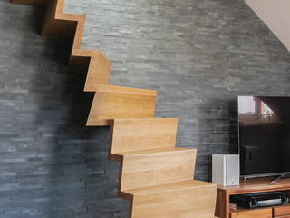 Kleine raumsparende Faltwerktreppe mit Z-Stufen, Holzmanufaktur Ballert e.K. Holzmanufaktur Ballert e.K. Stairs