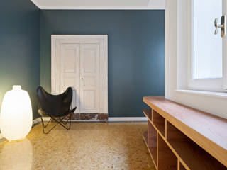 casa M+L, studio lenzi e associati studio lenzi e associati Modern corridor, hallway & stairs