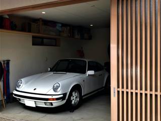 趣味を充実させた家, 宝角建築ｱﾄﾘｴ 宝角建築ｱﾄﾘｴ Prefabricated Garage Wood Wood effect