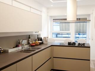 Cucina e Bagno| Roma |Quartiere Monteverde - 2015, ar architetto roma ar architetto roma Modern Kitchen