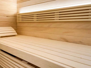 Moderne Sauna mit bodentiefer Glasfront in Kitzbühel | KOERNER Saunamanufaktur, KOERNER SAUNABAU GMBH KOERNER SAUNABAU GMBH Xông hơi