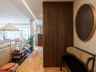 Apartamento Canela - SHI Studio Interior Design, ShiStudio Interior Design ShiStudio Interior Design Modern corridor, hallway & stairs