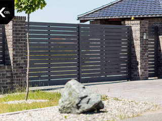 Anthracite. Antracytowe ogrodzenie aluminiowe, XCEL Fence XCEL Fence Ön avlu