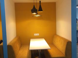 Capital Float office : Bespoke Furniture & Corporate Lighting, PINKAPPLE PINKAPPLE Espaces commerciaux