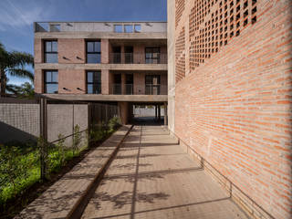Edificio Carabobo 758, CRBN | Carbone Arquitectos CRBN | Carbone Arquitectos Multi-Family house Bricks