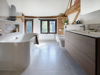 Calm and Cleansing - Luxury master ensuite bathroom, Hobson's Choice Hobson's Choice Ванна кімната Керамічні