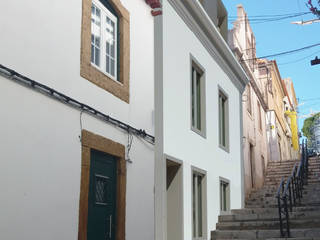 Prédio Esperança, Sesimbra - Recuperação de Prédio de Habitação Plurifamiliar, darq - arquitectura, design, 3D darq - arquitectura, design, 3D Casas multifamiliares Aluminio/Cinc