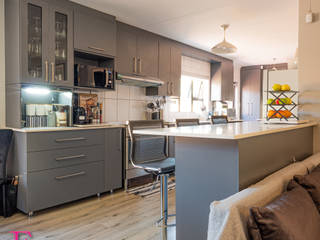 Contemporary Grey Galley Kitchen, Ergo Designer Kitchens & Cabinetry Ergo Designer Kitchens & Cabinetry Built-in kitchens Engineered Wood Grey