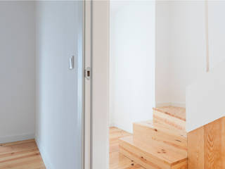 Apartamento | Rua Bernardino Ribeiro , CVZ Construções CVZ Construções Modern corridor, hallway & stairs