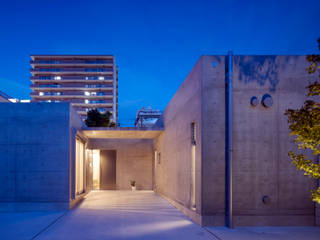 コンクリート打放し「Ｈ型プランの平屋」 – 全ての部屋に光と風を –, 一級建築士事務所アトリエｍ 一級建築士事務所アトリエｍ Moderne Häuser
