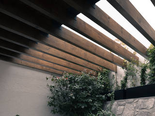 TERRAZA ARBOLEDAS, PANORAMA Arquitectura PANORAMA Arquitectura Minimalistyczny balkon, taras i weranda Drewno O efekcie drewna