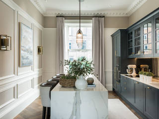 Glamour makes a Comeback by Mowlem & Co, Mowlem&Co Mowlem&Co Built-in kitchens