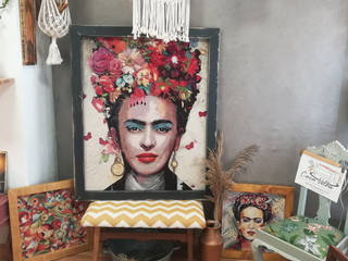 É fã da icónica artista mexicana Frida Kahlo? Veja as peças fantásticas que tenho para si na Casa Velha., Casa Velha-Móveis com História Casa Velha-Móveis com História Case in stile rustico