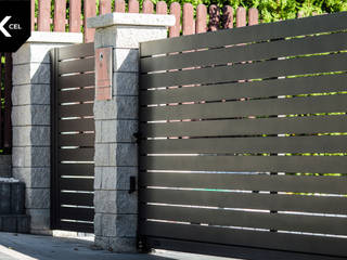 Cascade. Kaskadowe ogrodzenie aluminiowe w kolorze antracytowym, XCEL Fence XCEL Fence Ön avlu