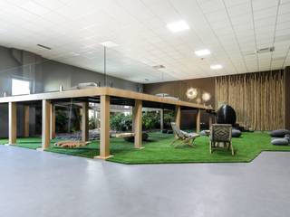 Farfetch Avepark, Jota Barbosa Interiors Jota Barbosa Interiors Commercial spaces