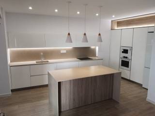 COCINA ZONA ROCAFORT, VALENCIA, COCINAS ESSENZA, S.L. COCINAS ESSENZA, S.L. مطبخ