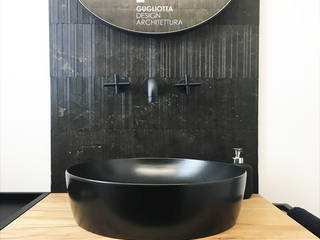 CASA S/C: Bagno, giovanni gugliotta architetto giovanni gugliotta architetto Modern bathroom Ceramic