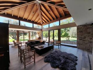 Casa GAUCHO, Azcona Vega Arquitectos Azcona Vega Arquitectos Living room