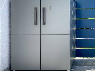 Kleiner Balkonschrank in grau aus HPL, design@garten GmbH & Co. KG design@garten GmbH & Co. KG Garden Furniture Grey