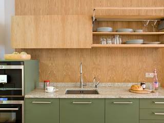 Grey, Green... and Gorgeous by Mowlem&Co, Mowlem&Co Mowlem&Co Cucina in stile classico