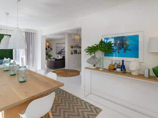 South African Home Stagers' Home, Illuminate Home Staging Illuminate Home Staging Tropical style dining room