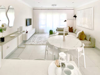 Light and Airy Staged Show Unit, Illuminate Home Staging Illuminate Home Staging Salas de jantar minimalistas