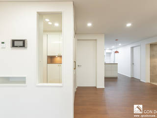 목동 삼성 아파트 32py, 곤디자인 (GON Design) 곤디자인 (GON Design) Ruang Keluarga Modern