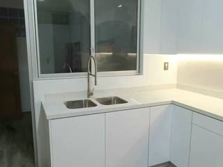 COCINA BLANCO MINIMALISTA / LIMA - PERU, 3 DECO 3 DECO 系統廚具