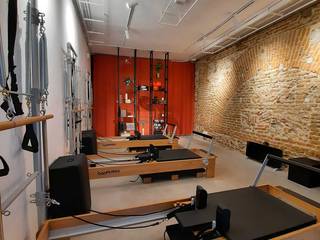 Un1on Pilates, Simona Garufi Simona Garufi Phòng học/văn phòng phong cách tối giản Gạch