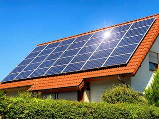 Mẫu và chi phí phí lắp điện mặt trời áp mái nhà, CÔNG TY CỔ PHẦN KỸ THUẬT CÔNG NGHỆ GP SOLAR CÔNG TY CỔ PHẦN KỸ THUẬT CÔNG NGHỆ GP SOLAR Telhados de meia água