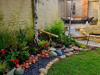 Oriental style Townhouse garden, Young Landscape Design Studio Young Landscape Design Studio สวนแบบเซน