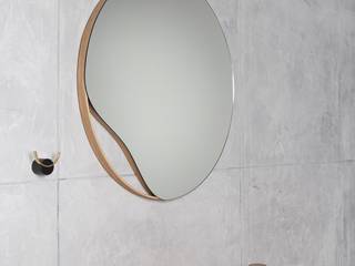 Wall round mirror PUDDLE , NAMUOS NAMUOS Skandinavische Badezimmer Holznachbildung Spiegel