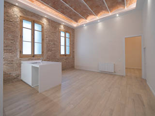 Reforma integral de piso en calle Berguedà (BCN), Grupo Inventia Grupo Inventia Wohnung