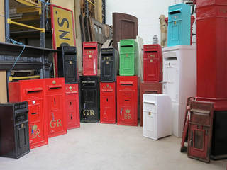 Original Genuine Royal Mail Post Boxes, UKAA | UK Architectural Antiques UKAA | UK Architectural Antiques Jardim interior