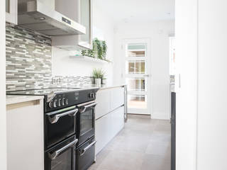 Brigitte Silk Grey and Steel Blue modern handless kitchen, Zara Kitchen Design Zara Kitchen Design Einbauküche