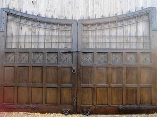 Antique Gates and Railings, UKAA | UK Architectural Antiques UKAA | UK Architectural Antiques Jardins de fachadas de casas