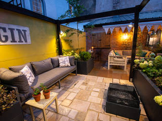 Courtyard garden, Buzy Lizzie Buzy Lizzie Jardín interior